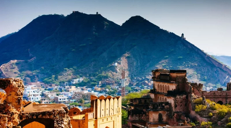 10 Must-Visit Attractions on Your Golden Triangle Tour