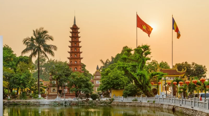 Group Tour vs Private Tour in Vietnam